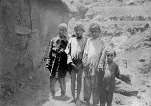 Bambini della tribù di collina, Chakrata, 1917
