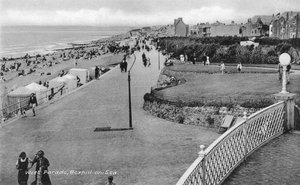 Villeggianti sul West Parade, Bexhill-on-Sea, East Sussex, c1900s-c1920s da Unbekannt