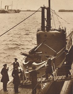 Visita della Home Fleet - Re Edoardo sale a bordo del sottomarino Narwhal, 1936-1937