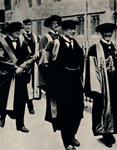 Laurea honoris causa a Oxford, 1925, 1945