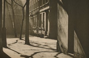 Nel cortile del guardaroba, costruito sul sito di un museo reale, c1935