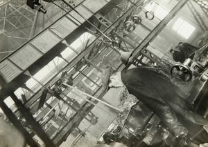In una fabbrica di ingegneria meccanica, URSS, anni 