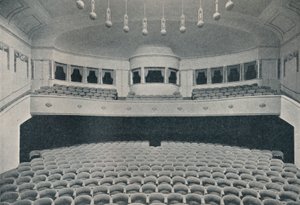 Interno di un nuovo Kino Theatre nel West End di Berlino da Unbekannt