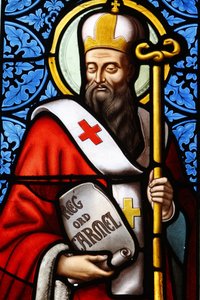 Patriarca di Gerusalemme San Alberto vetrata nella chiesa di Pont L