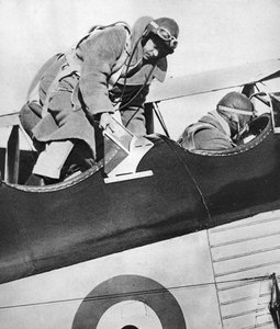 Re Edoardo VIII in un aeroplano, 1936