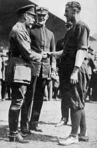 Re Giorgio V riceve un soldato americano che aveva giocato a baseball, c. 1910s