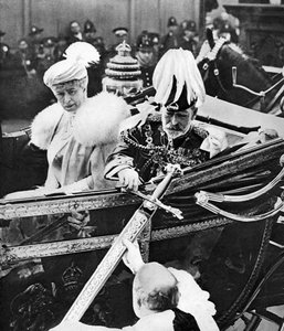 Re Giorgio V tocca la spada della città, al Temple Bar, Londra, 1930s da Unbekannt