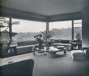 Soggiorno nella casa di Miss Patricia Detring a Bel Air, California, c1945 da Unbekannt