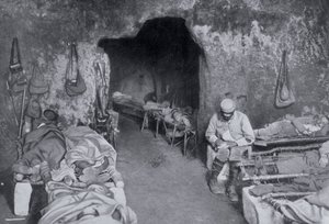 Alloggi in una grotta francese, Prima Guerra Mondiale, 1915 da Unbekannt