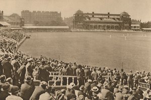Guardando verso il padiglione dal Mound Stand al famoso Lords, c. 1935 da Unbekannt
