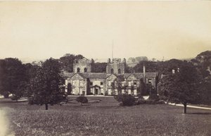 Casa padronale con due torri vista dai terreni, anni 1860 da Unbekannt