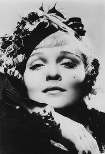 Marlene Dietrich 1901-1992, attrice, cantante e intrattenitrice tedesca naturalizzata americana, XX secolo