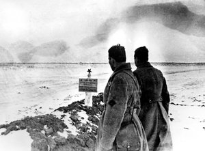 Fossa comune di soldati russi, fronte di Stalingrado, Russia, gennaio 1943