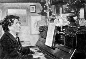 Maurice Rollinat, poeta francese, suona il piano