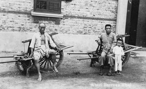 Uomini con carriole, Vietnam, XX secolo