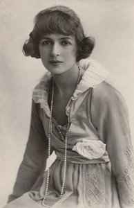 Miss Julia James, c1930 da Unbekannt
