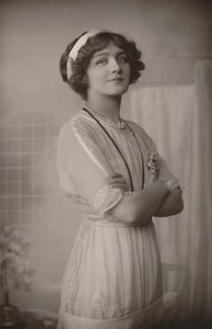 Miss Lily Elsie, 1886-1962, come Alice in The Dollar Princess, c1930 da Unbekannt