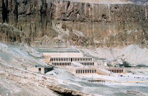 Tempio mortuario della regina Hatshepsut, Dayr al-Bahri, Egitto, c1457 a.C. da Unbekannt