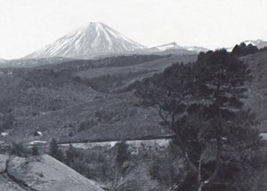 Monte Ngauruhoe, fine XIX-inizio XX secolo da Unbekannt