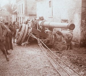 Movimentazione di artiglieria pesante, Genicourt, nord della Francia, c. 1914-c. 1918