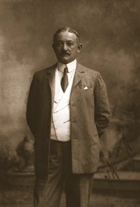 Signor H J King, 1911
