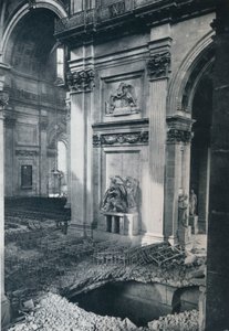 Transetto nord della Cattedrale di San Paolo dopo il bombardamento, 1941 da Unbekannt
