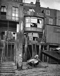 Vecchio pub sul Tamigi, Londra, 1926-1927