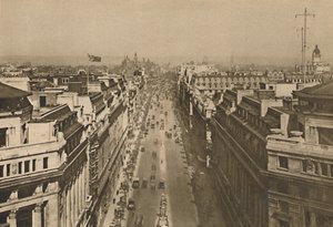 Sul Tetto di Bush House, Guardando da Kingsway Verso le Altezze Settentrionali, c1935 da Unbekannt