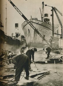 Sul Firth of Forth. Demolizione navale a Boness West Lothian, 1937 da Unbekannt