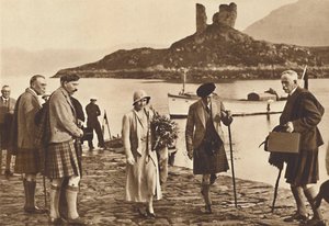 Oltre il mare verso Skye - sbarco a Skye dallo yacht Golden Hind, 1933-1937 da Unbekannt