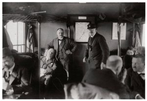 Compartimento passeggeri di uno Zeppelin, Lago di Costanza, Germania, c. 1909-1933, 1933 da Unbekannt