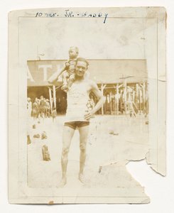 Fotografia del Cpl. Lawrence Leslie McVey con suo figlio, Lawrence McVey Jr., 1925