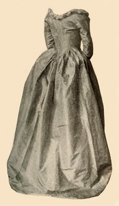 Immagine di un interessante abito blu indossato dalla signora St Clair, c1760, 1937 da Unbekannt