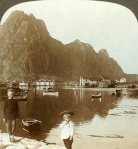 Pittoresco Svolvaer, una stazione di pesca del nord, Isole Lofoten, N. Norvegia, c1905 da Unbekannt
