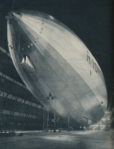 Pronta a Spiccare il Volo nella Vastità della Sala della Sua Nascita, c1935 da Unbekannt