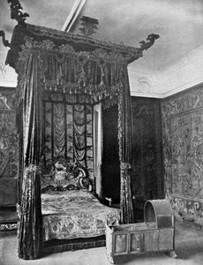 Il letto della Regina Elisabetta, Haddon Hall, Derbyshire, 1924-1926