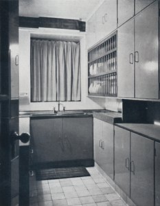 R. W. Symonds e Partner, L. & A.R.I.B.A. - Cucina: Attrezzature colorate di mastice, acciaio inossidabile da Unbekannt