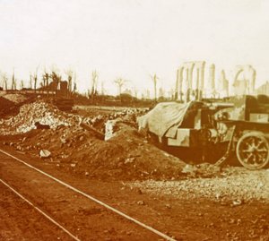 Linee ferroviarie nel villaggio di Noordschote, Fiandre, Belgio da Unbekannt