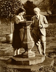 Ramsay MacDonald, primo ministro laburista, a Chequers con sua figlia da Unbekannt
