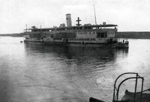 Barca fluviale della Croce Rossa che risale il fiume Tigri, Mesopotamia, Prima Guerra Mondiale, 1918