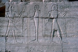 Rilievo che mostra Ramesse II davanti a Ptah, Il Ramesseum, Tempio di Ramesse II, Luxor, Egitto, c1250 a.C. da Unbekannt