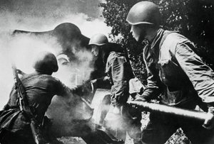 Artiglieria russa in azione, Fronte Orientale, 1943