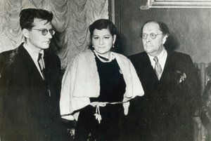 Compositore russo Dmitri Shostakovich, cantante Maria Maksakova e scrittore Aleksey Tolstoy, 1943 da Unbekannt