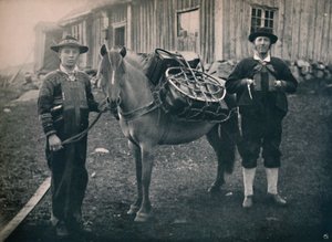 Highlanders di Saetersdalen con cavallo da soma, 1914 da Unbekannt