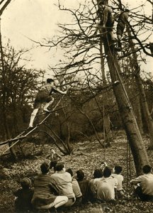 Scout che praticano il pionierismo