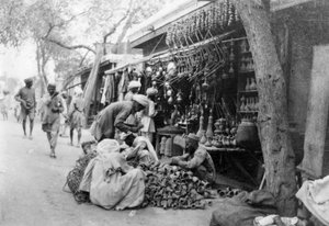 Negozio di shisha, Howshera, 1917 da Unbekannt