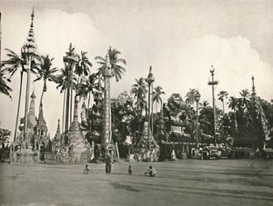 Santuari alla Pagoda Shwe Dagon, Rangoon, 1900 da Unbekannt