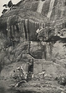 Sigiri, Aufstiegseite im Norden Der sog. Lowensteig, der durch Treppen, Leitern und Gelander erneu da Unbekannt