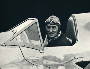 Sir Malcolm Campbell al volante di Bluebird