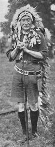 Sir Robert Baden-Powell, vestito con l